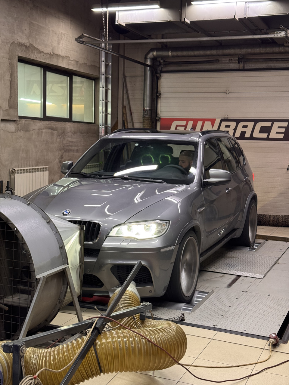 Боевая старушка)) — BMW X5 M (E70)