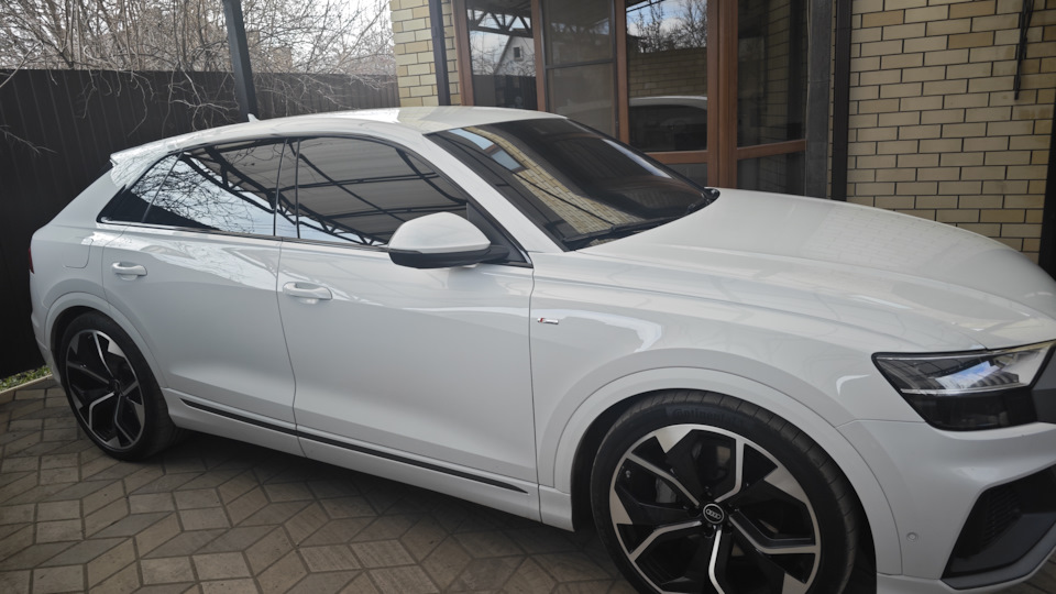 Audi Q8 Аудио
