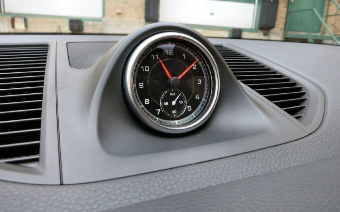 2: Porsche Macan clock — SEAT Leon FR (Mk3)