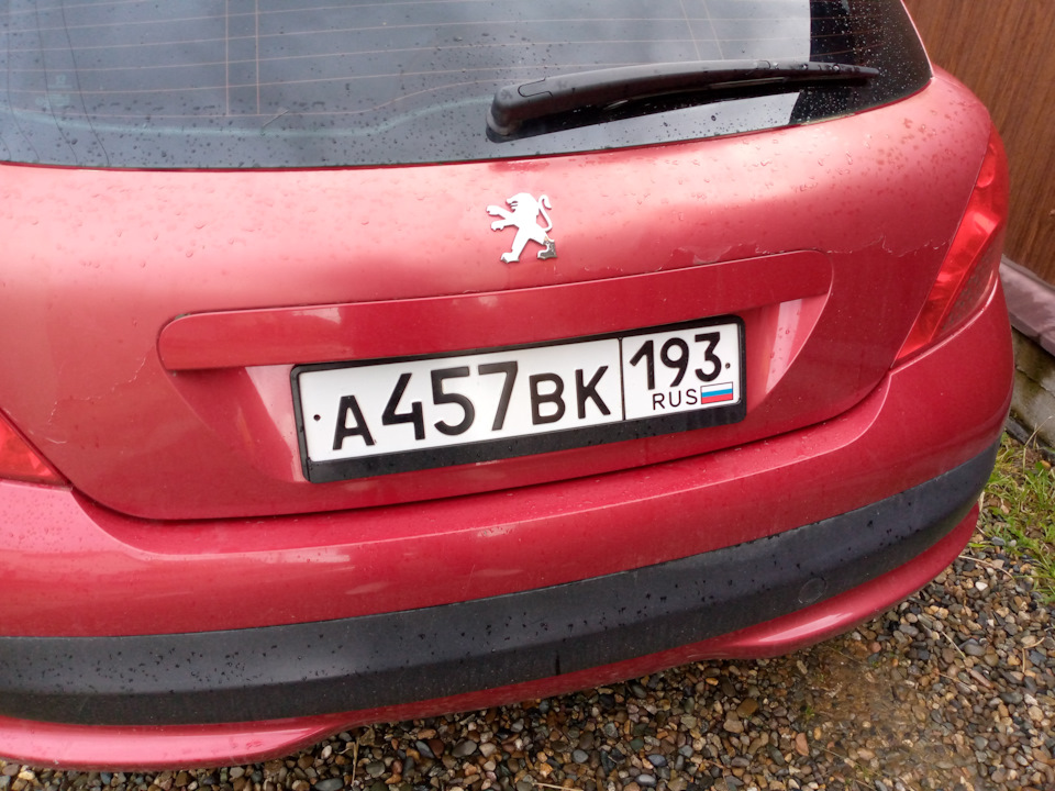 Старая рамка — Peugeot 207