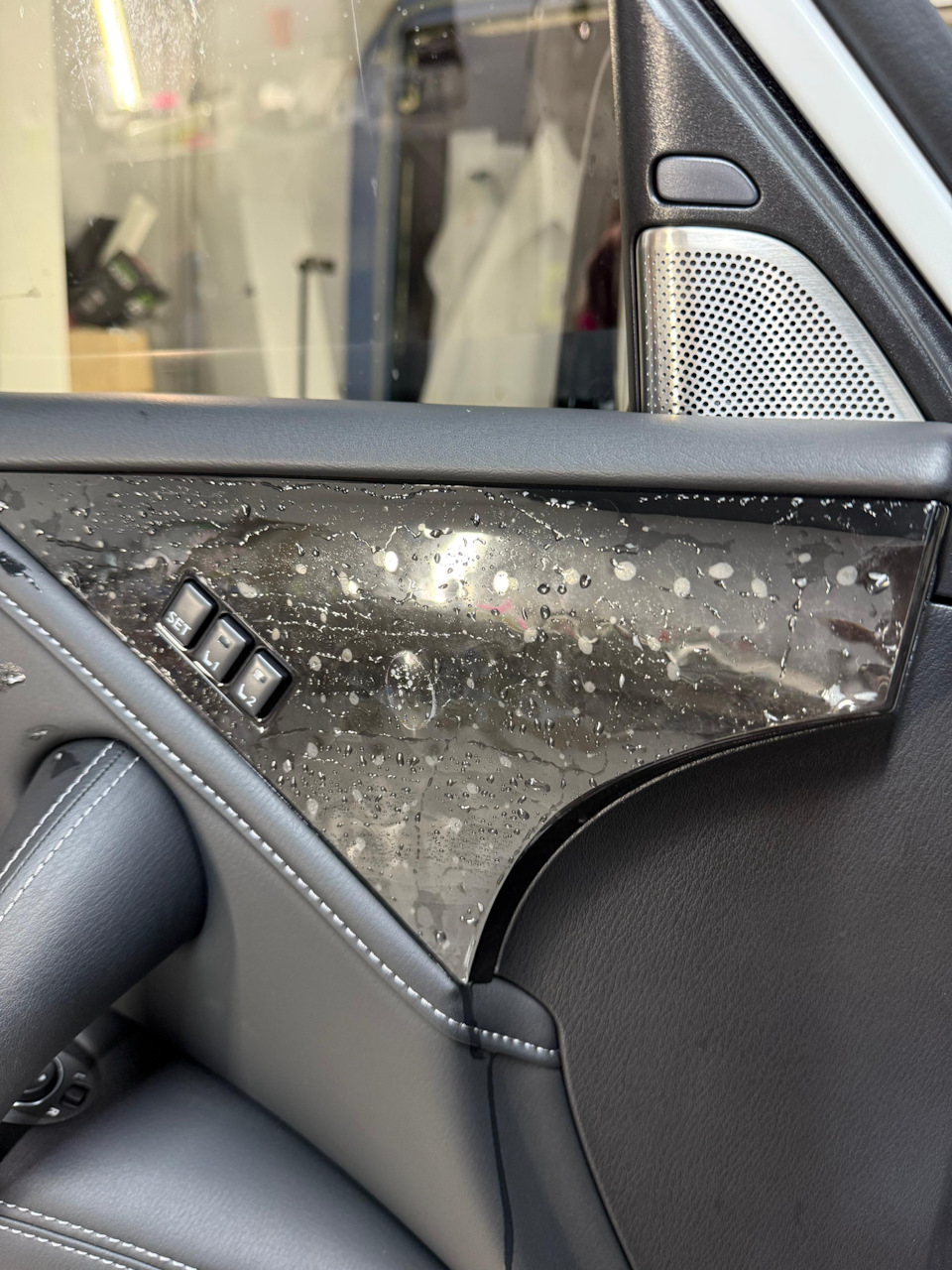 Фото в бортжурнале Infiniti QX80 (1G)
