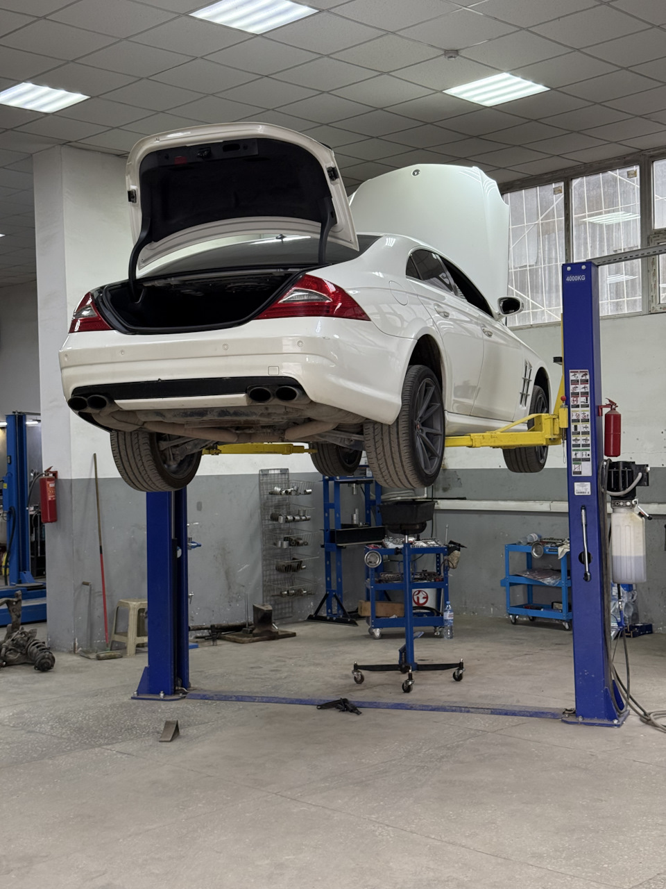 Фото в бортжурнале Mercedes-Benz CLS (W219)