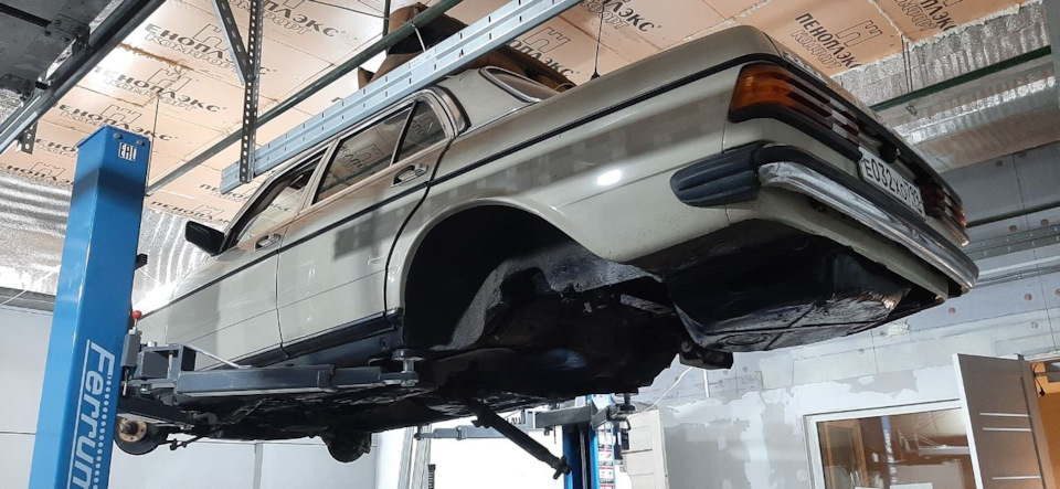 Фото в бортжурнале Mercedes-Benz W123