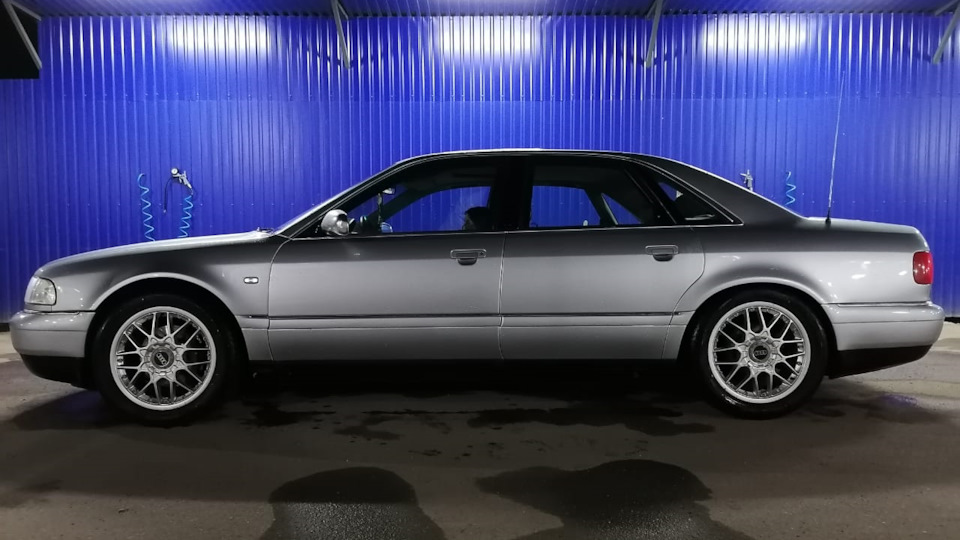 Audi S8 -Fuel tank-