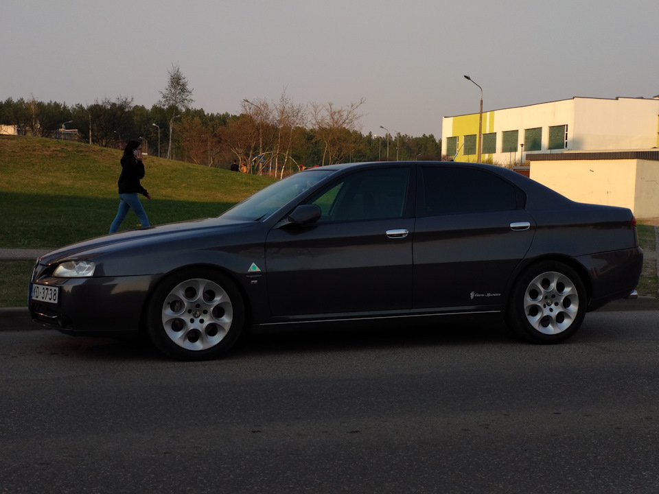 Photo from the logbook Alfa Romeo 166