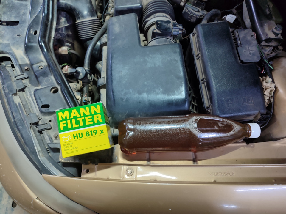 Фото в бортжурнале Volvo S60 (1G). Запчасти на фото: HU819X