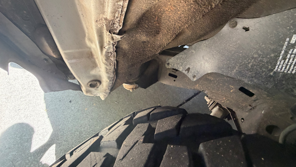 Загнул шов кувалдой — Toyota 4Runner (4G)