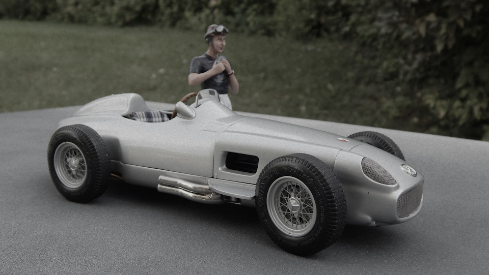 Mercedes Benz W196 Silberfeil — Monoposto 1954/1955 (1/18 CMC