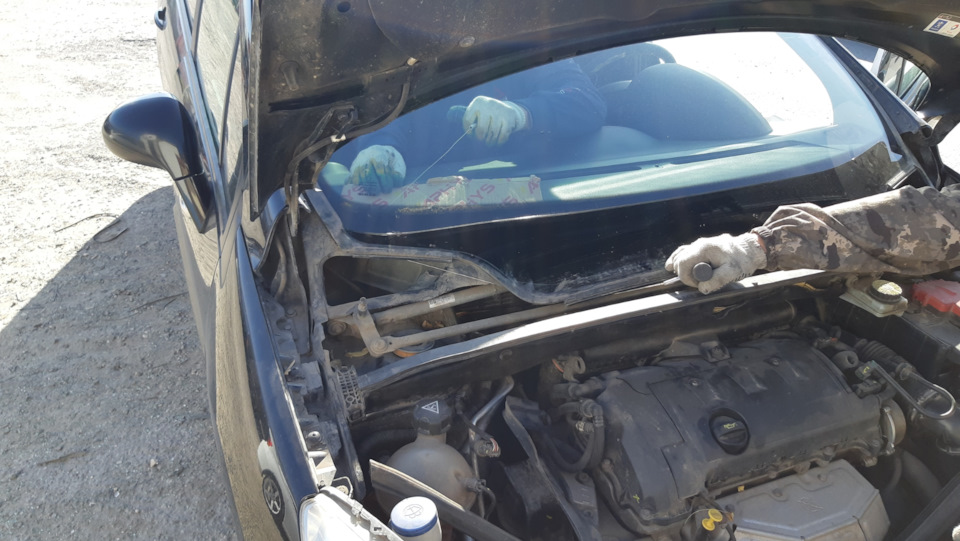 2 — Peugeot 308 SW (1G)