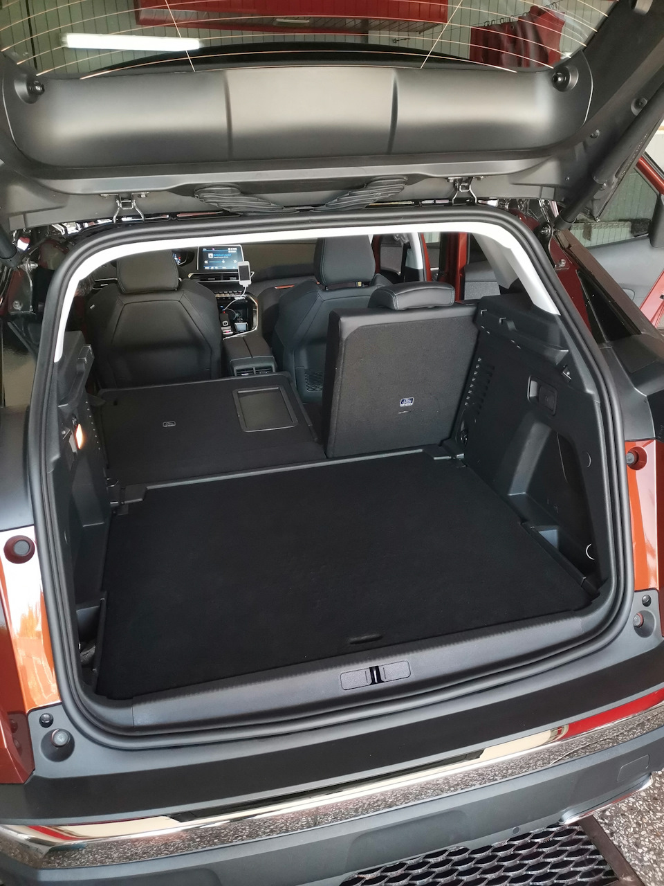 Фото в бортжурнале Peugeot 3008 (2G)