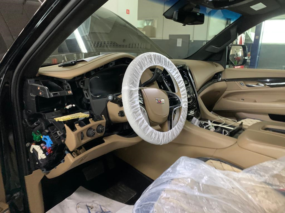 Фото в бортжурнале Cadillac Escalade (4G)