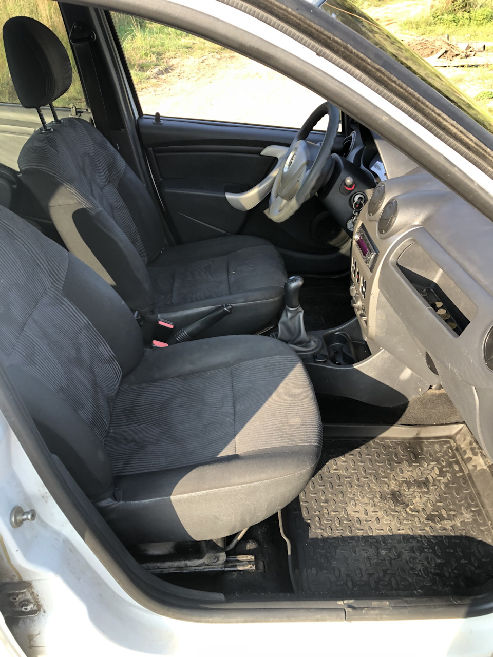Фото в бортжурнале Renault Logan (1G)