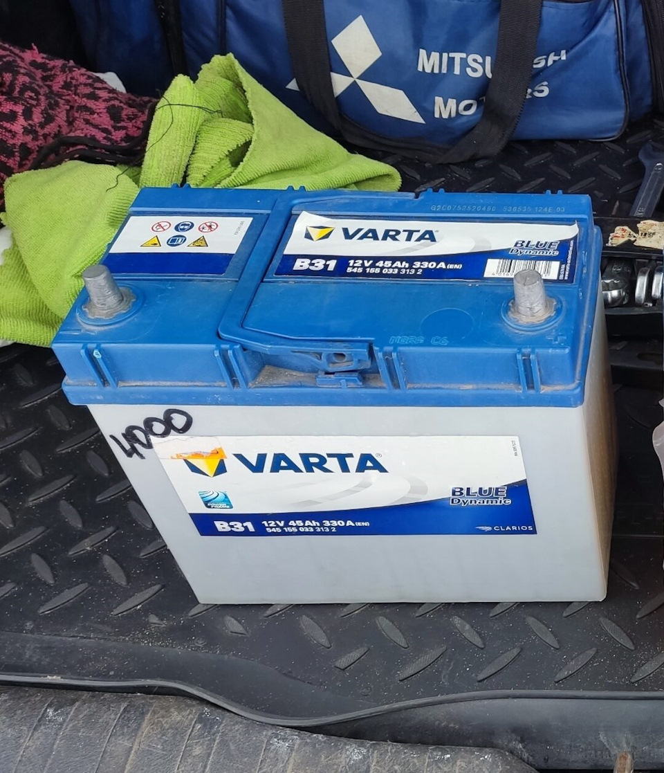 старый АКБ — Honda CR-V (RE). Запчасти на фото: B31