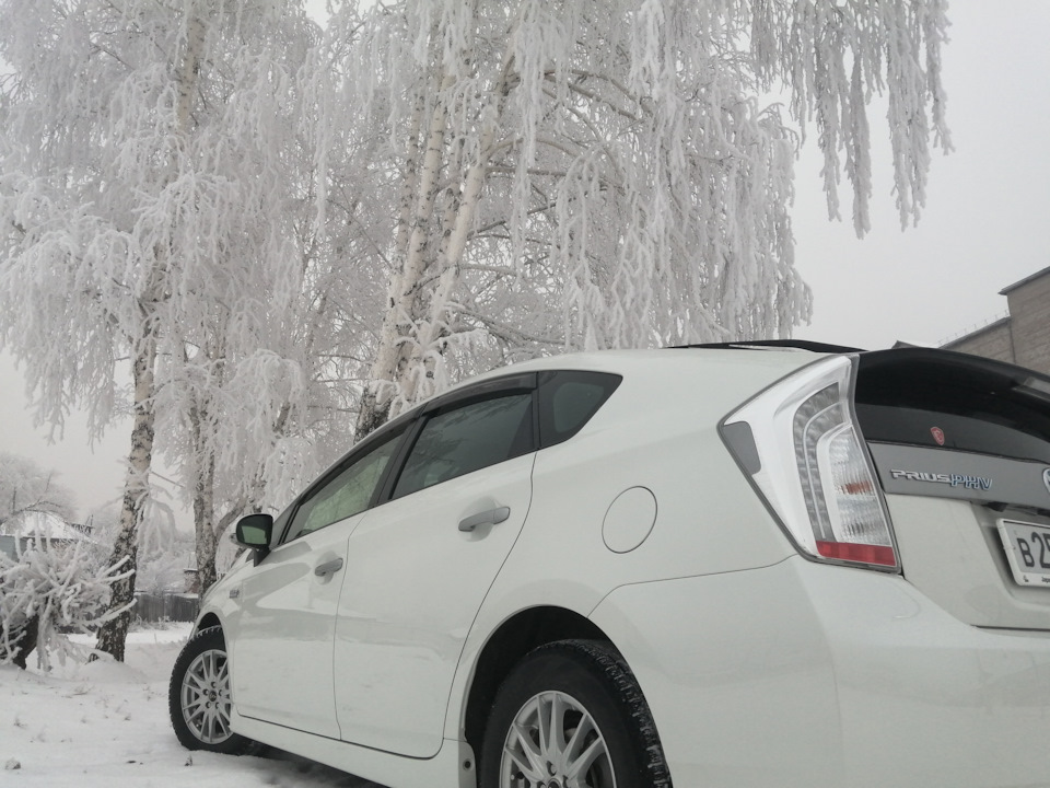Фото в бортжурнале Toyota Prius Plug-in Hybrid (1G)