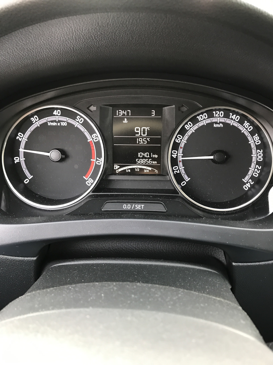 Photo from the logbook Skoda Rapid (1G). Found on photo: 1601Q0
