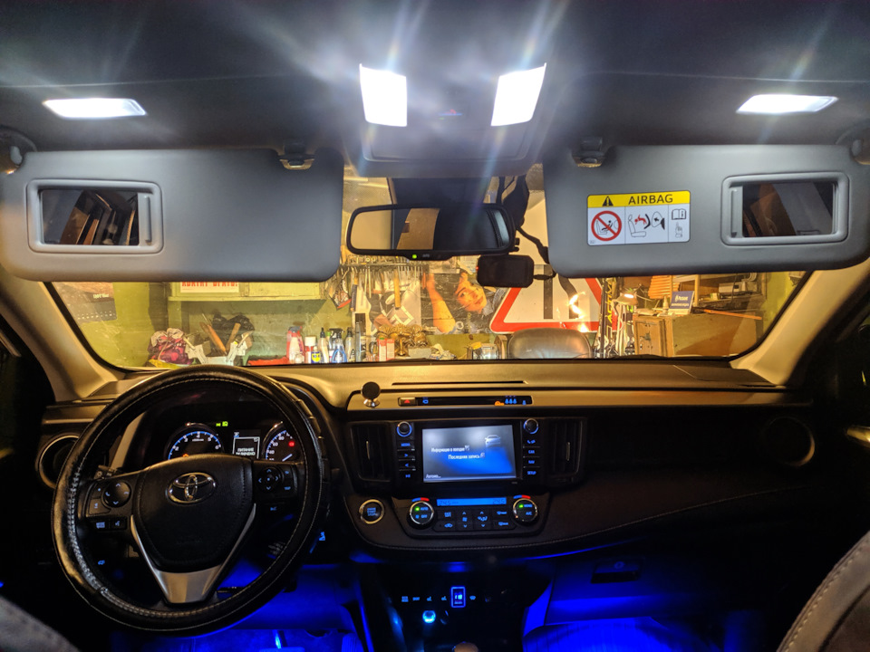 Фото в бортжурнале Toyota RAV4 (IV)
