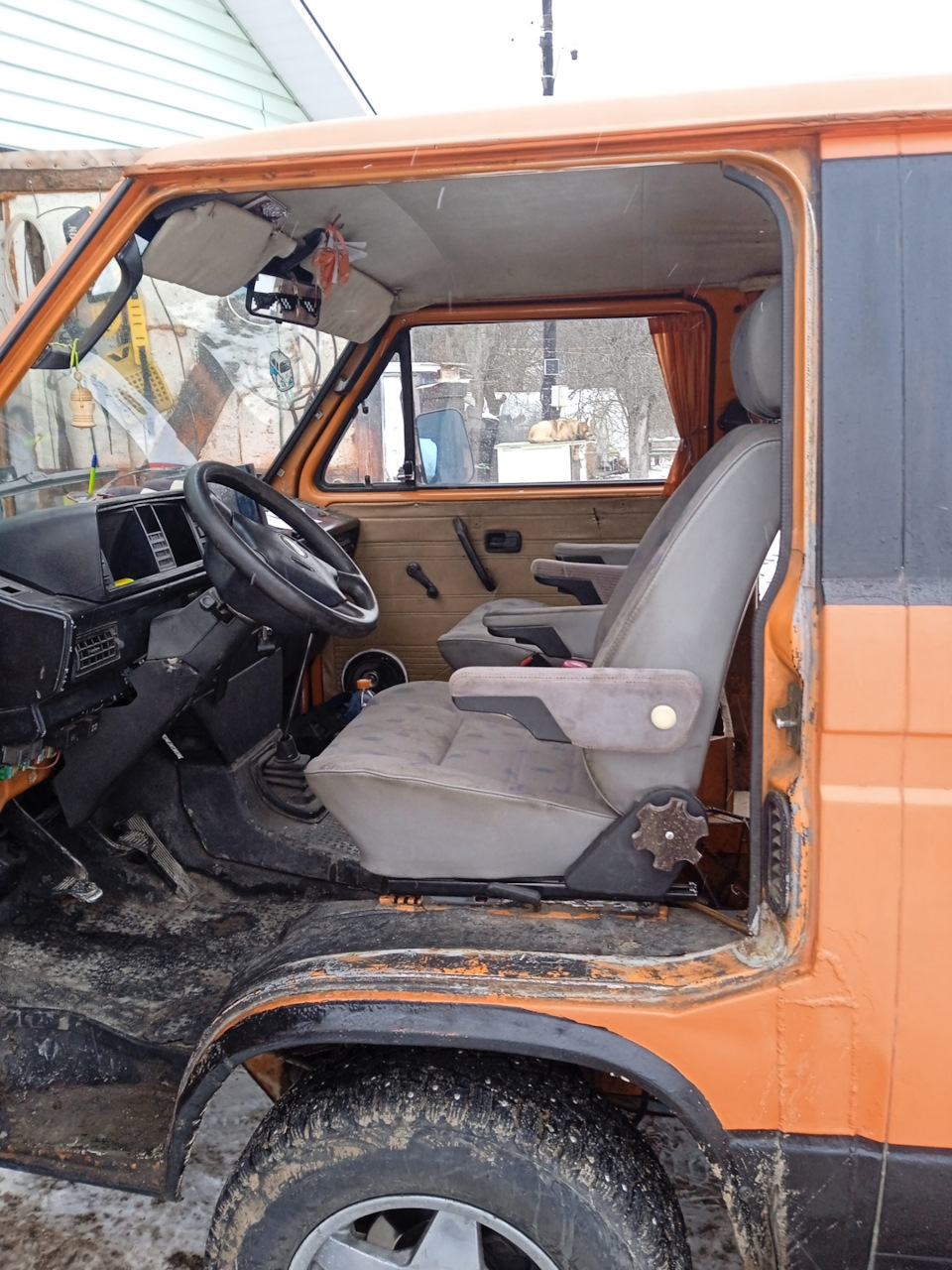 Фото в бортжурнале Volkswagen Transporter T3