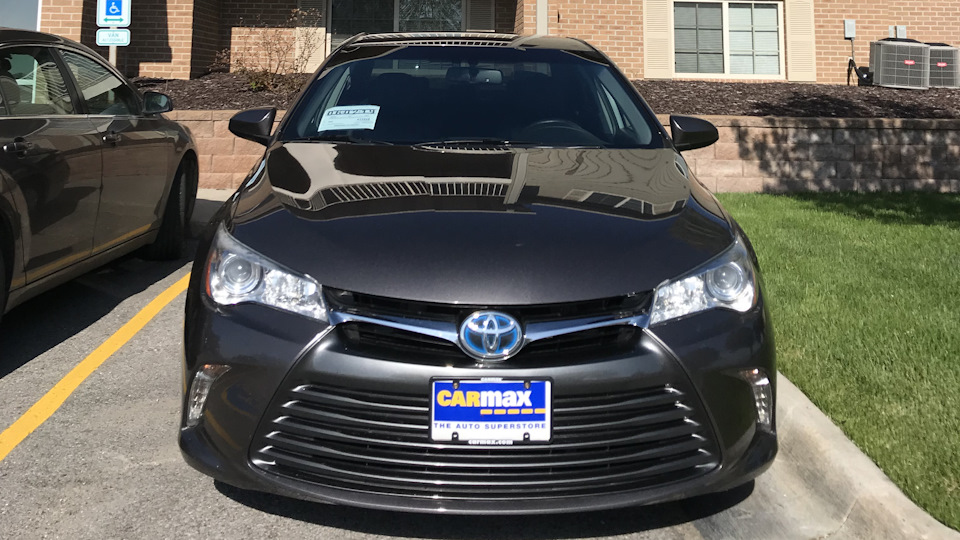 Toyota Camry Hybrid XLE USA