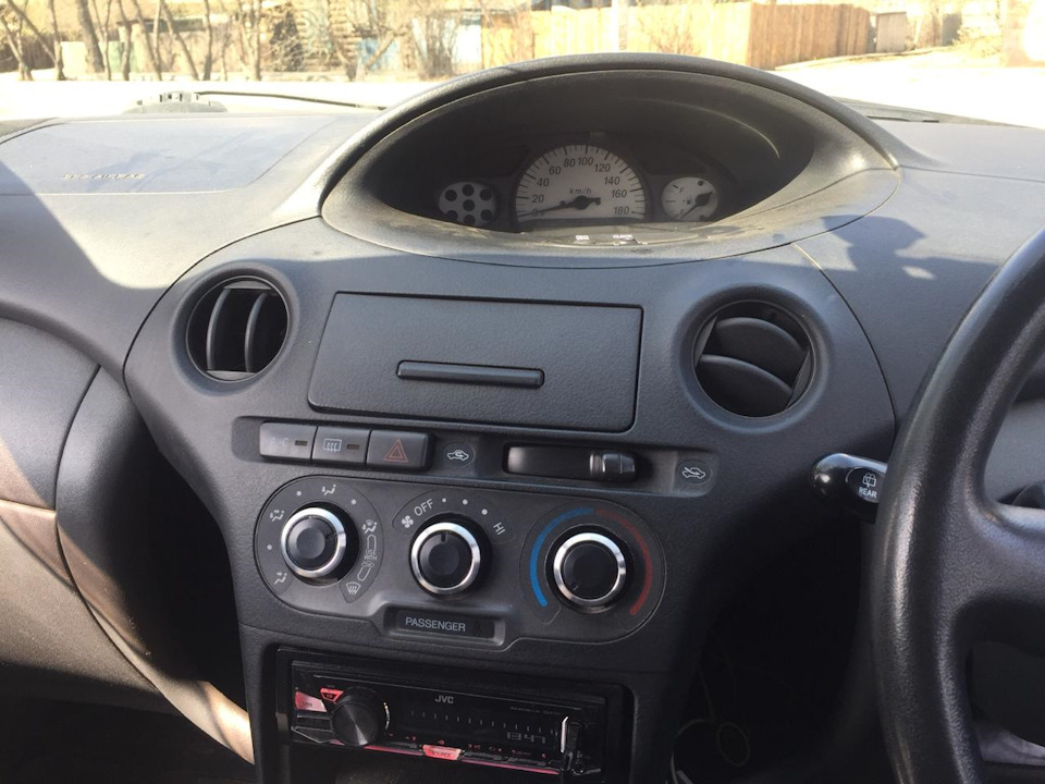 Фото в бортжурнале Toyota Vitz (10)