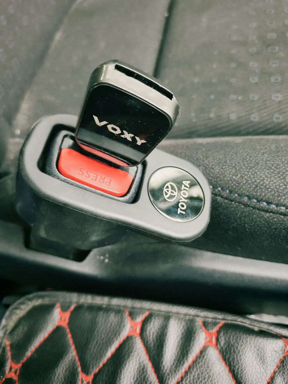 С удленителями получше даже смотриться. — Toyota Voxy (3G)