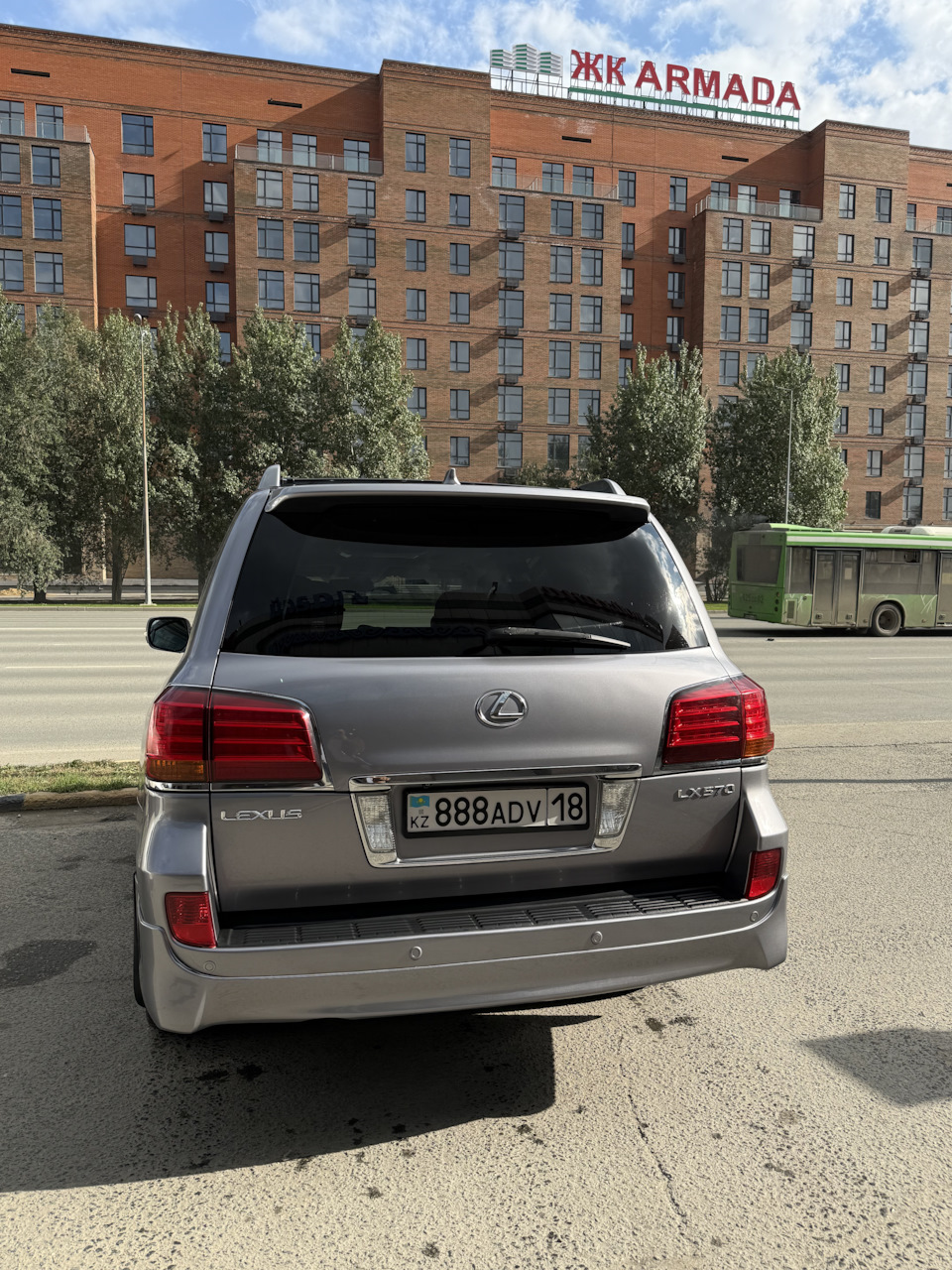 Фото в бортжурнале Lexus LX (URJ200/URJ201)