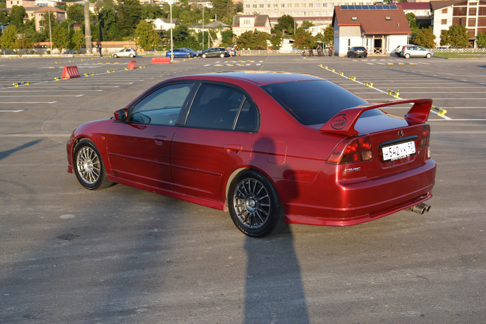 Фото в бортжурнале Honda Civic (7G). Запчасти на фото: 701001, H542WK