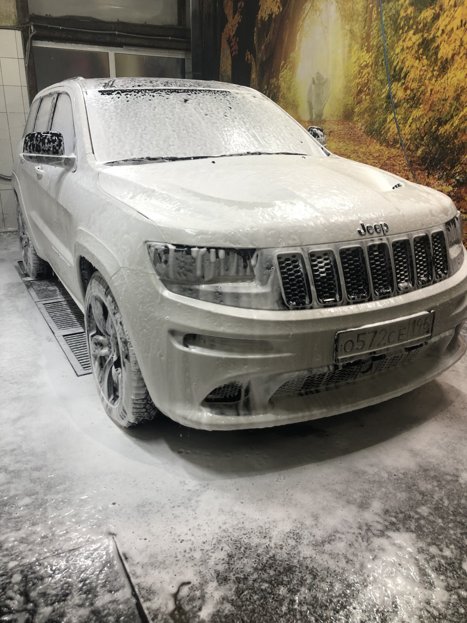 Фото в бортжурнале Jeep Grand Cherokee SRT-8 (WK2)