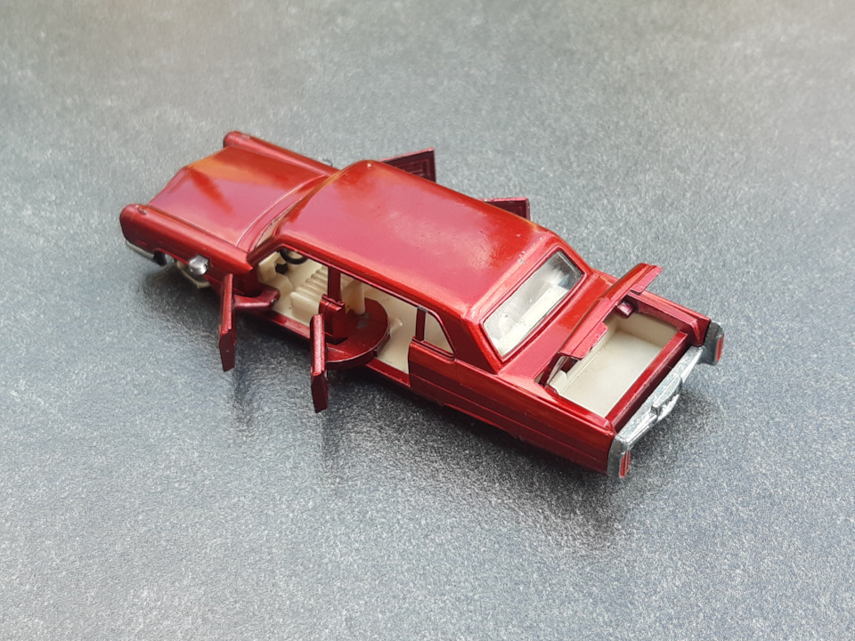 Buick Wildcat и Cadillac Fleetwood 75, Siku 1:60 — Сообщество «Hot