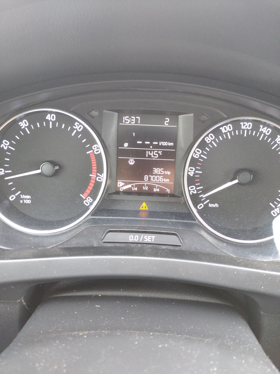 Пробег на родных колодках — Skoda Rapid (1G)