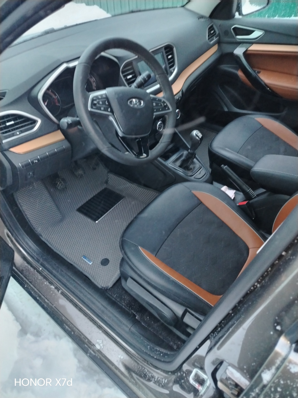 Photo from the logbook Lada Vesta SW Cross (NG)