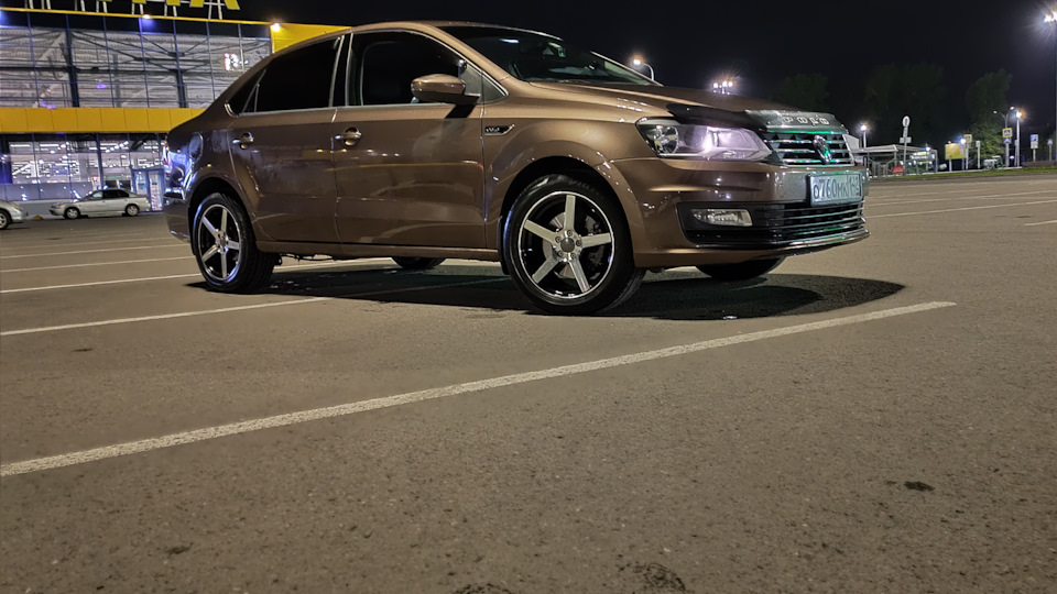 Volkswagen Polo Sedan 110 MPI