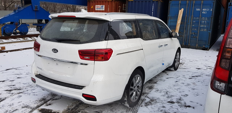 Фото в бортжурнале KIA Carnival (3G)