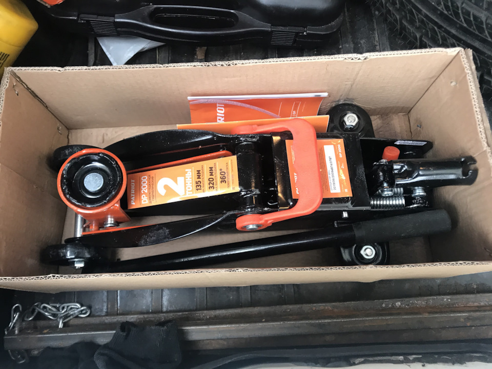 Photo from the logbook Toyota Camry (XV70). Found on photo: DP2000