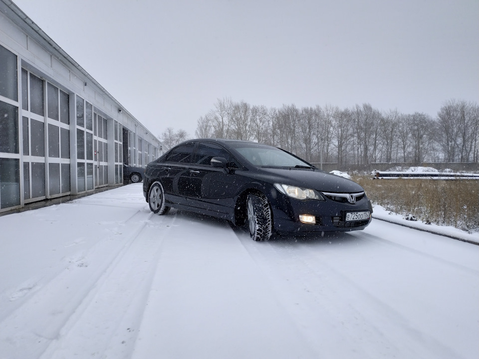 6 — Honda Civic 4D (8G)