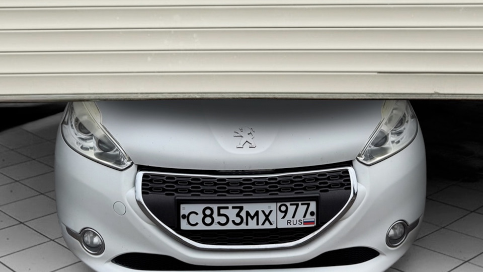 Peugeot 208 недоGTi