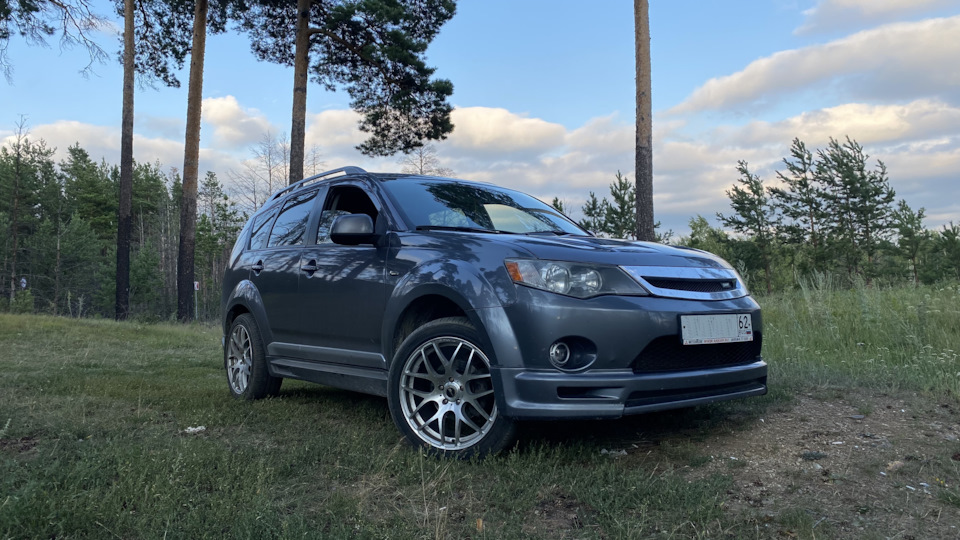 Mitsubishi Outlander XL Серый Outwagen