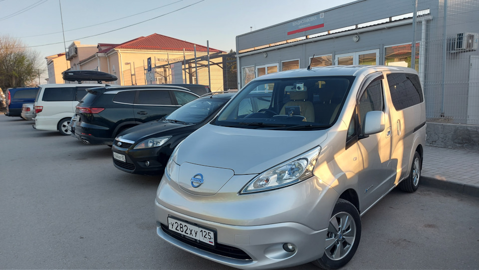 Жд/вокзал станция Владиславовка. — Nissan e-NV200