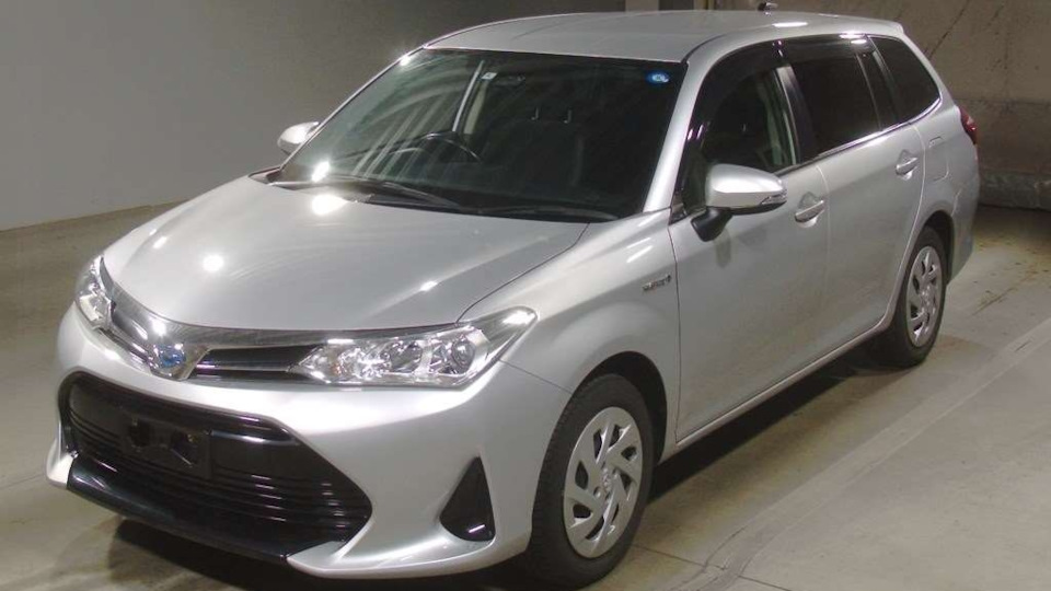 Toyota Corolla Fielder Hybrid Фил Серый