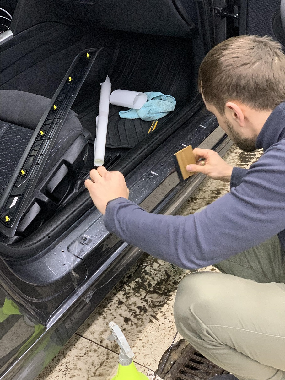 Вот это желтенькое крепление и крякнуло. Пофиксили оперативно — BMW 4 series (F32)