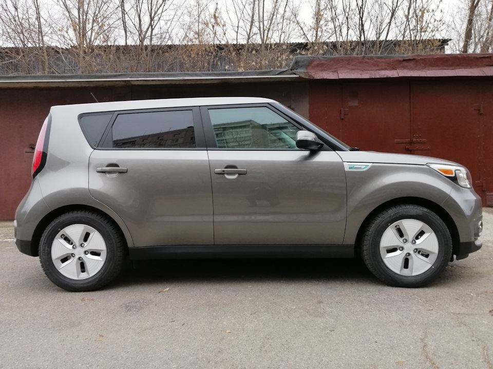 KIA SOUL EV на колесах размера 205/65 R16. — KIA Soul EV (2G)