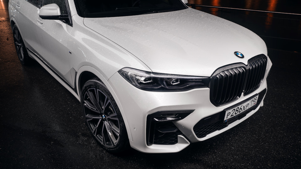 BMW X7 40i Shadow Line ///