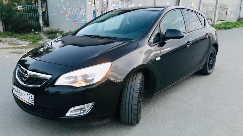 Opel Astra *Чёрная Курва*