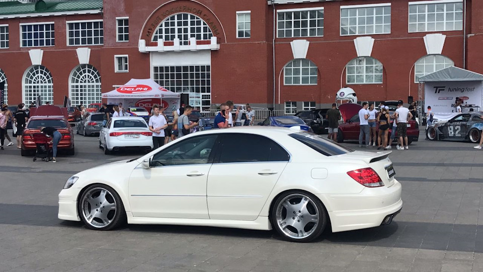 Заняли достойное местечко — Honda Legend (KB)