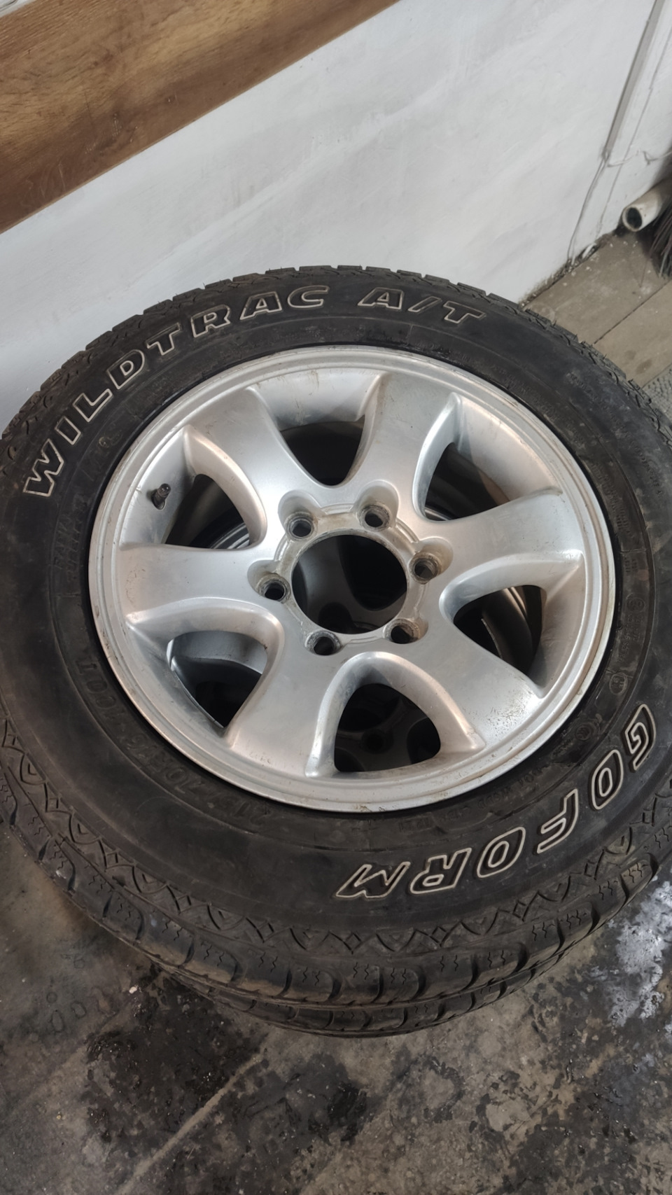 Фото в бортжурнале Toyota HiAce (H100). Запчасти на фото: 480302, 350333