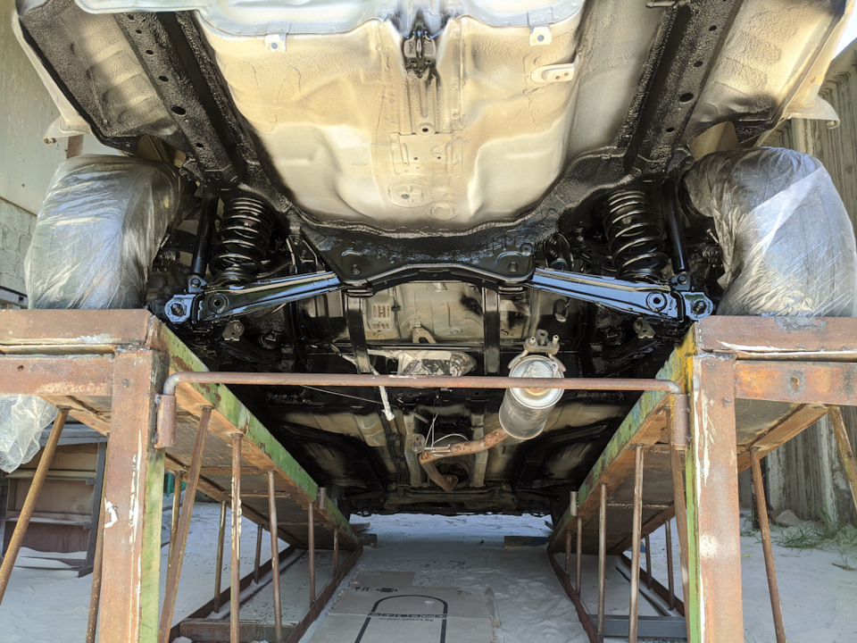 Все покрашено, готово к нанесению распыляемого герметика — Honda Civic 4D (8G)