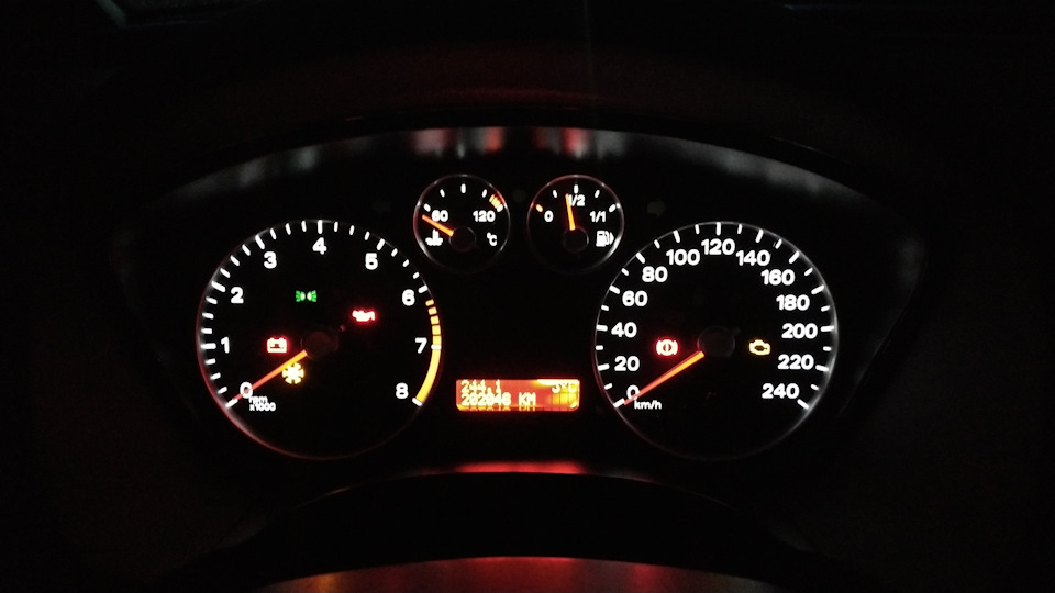 Ночной вид также преобразился. — Ford C-Max I