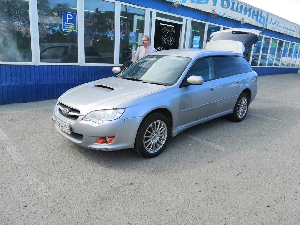 Вот тут видно что все кузовне элементы разного оттенка — Subaru Legacy (BL/BP)