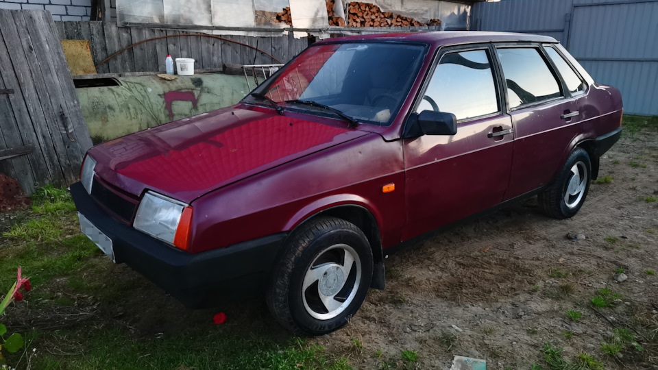 Lada 21099 DeLorean