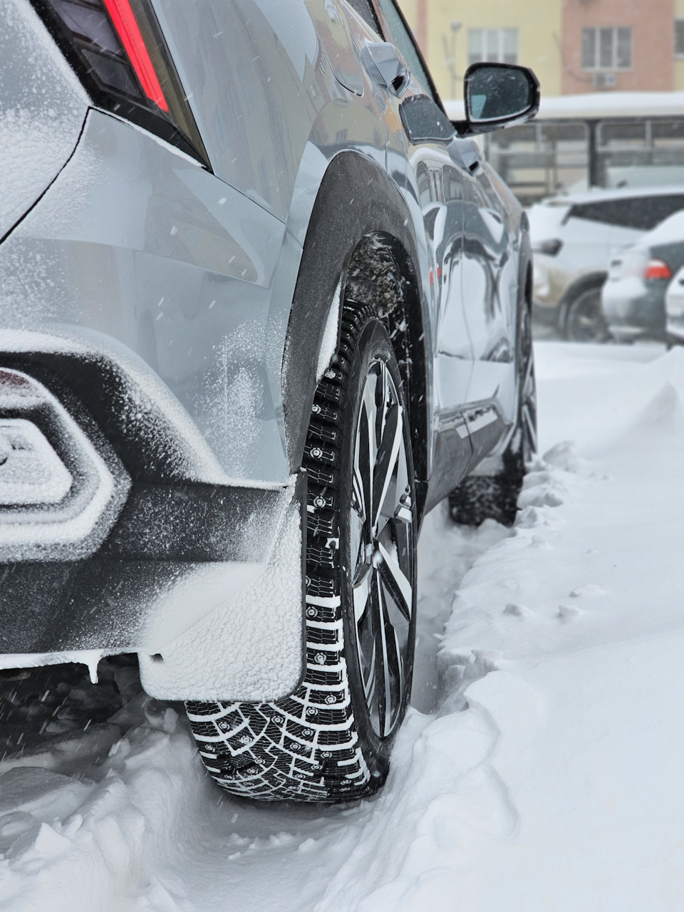 Фото в бортжурнале Geely Atlas (2G)
