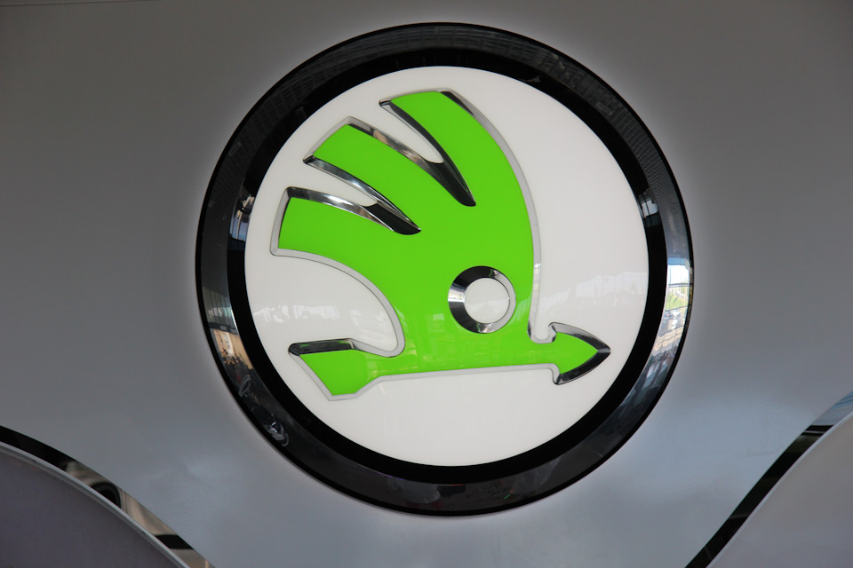 Логотип марки на самом видном месте у ОД. — Skoda Octavia A7 Mk3